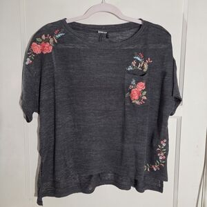 Akemi + Kin Womens Short Sleeve Greem Floral Embroidered Shirt